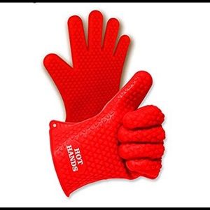 Hot hands oven mitts.